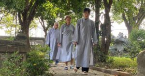 What Is Walking Meditation in Mindfulness Meditation? 