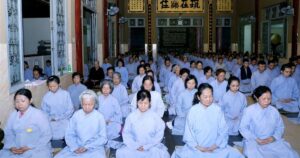 The meditation retreat cost Vietnam: Joining a Free One-Day Meditation Retreat with a Large Sangha