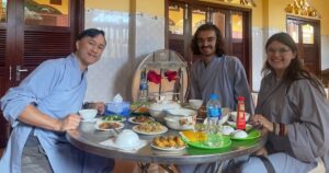 Practicing Mindfulness in Daily Activities during Mindfulness Retreats Vietnam