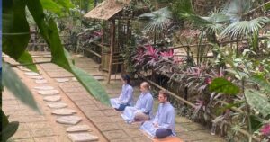 One of the 6 best meditation retreats in Vietnam is held at Bai Dinh Pagoda, Ninh Binh.