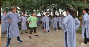 three solid foundations in meditation retreat Ninh Binh: morality, blessings, and qigong