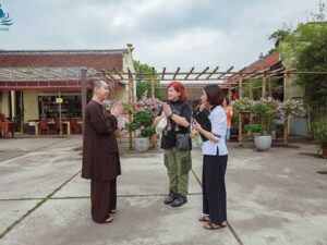 meditation retreat half day in pho quang pagoda vietnam 11